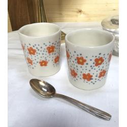 Tasse à fleurs orange