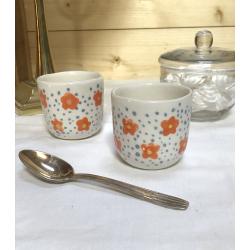 Tasse à fleurs orange